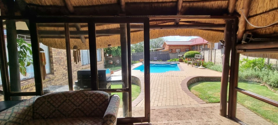 4 Bedroom Property for Sale in Heuwelsig Free State